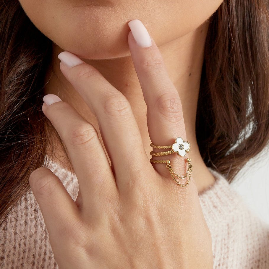 Ring with flower and chain