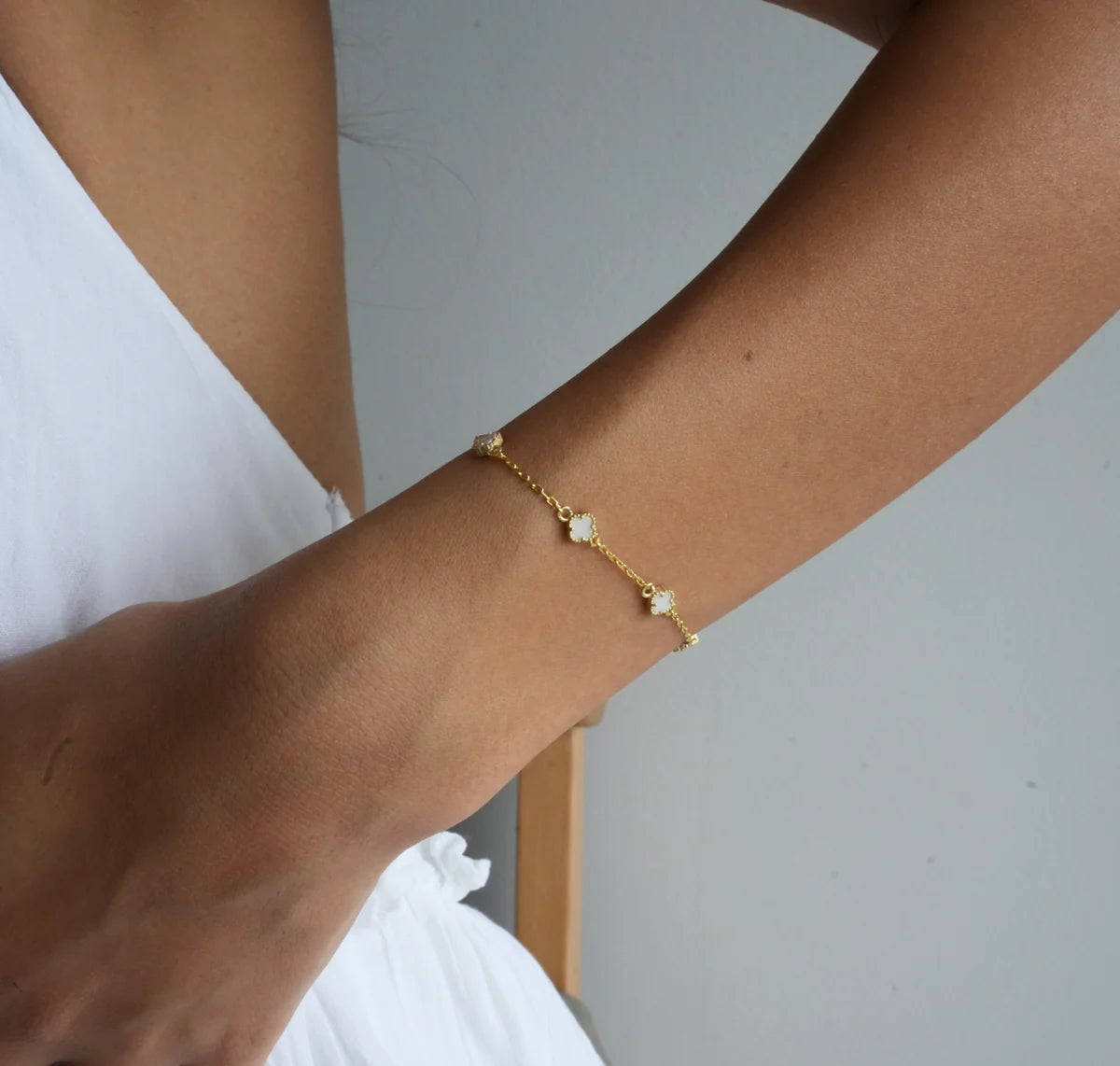 MINIMAL WEISSE KLEE ARMKETTE