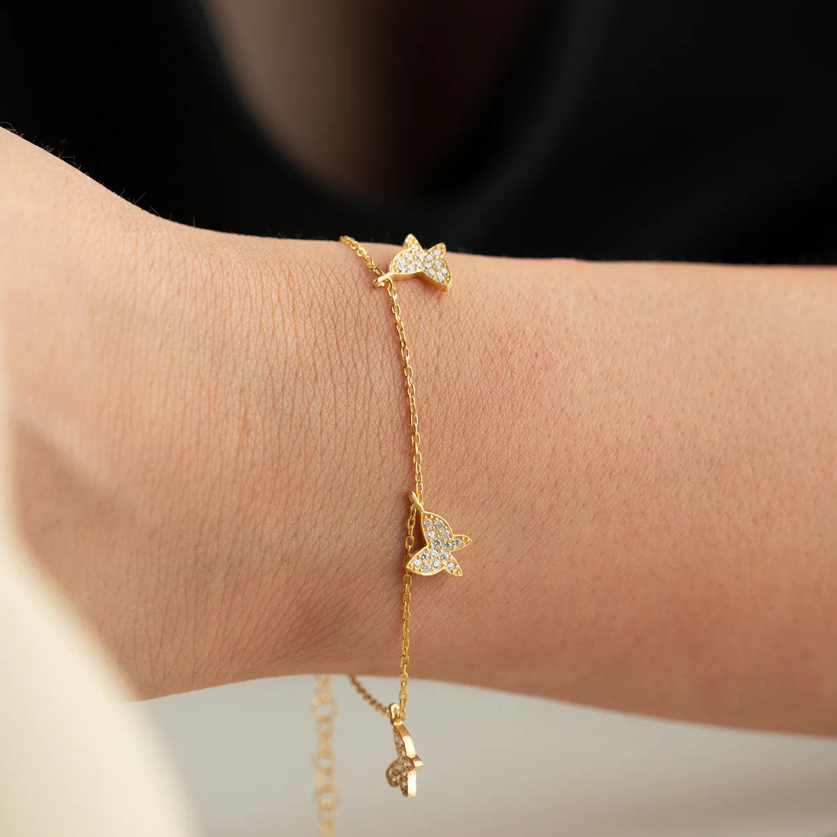 BUTTERFLY ARMKETTE